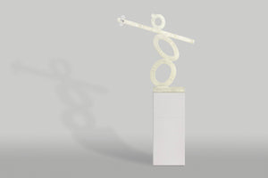 Fine Detail Plastic Statue | Sandstone Long Stage & Crow