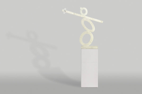 Fine Detail Plastic Statue | Sandstone Long Stage & Crow