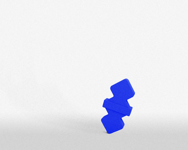 Fine Detail Plastic Statue | Versatile Plastic Blue Thin Stage & Crow